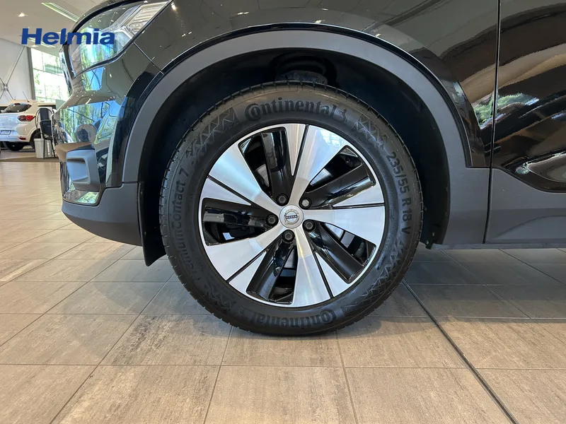 Bild 10 av 13 – Volvo XC40 D4 AWD Momentum Advanced Edition