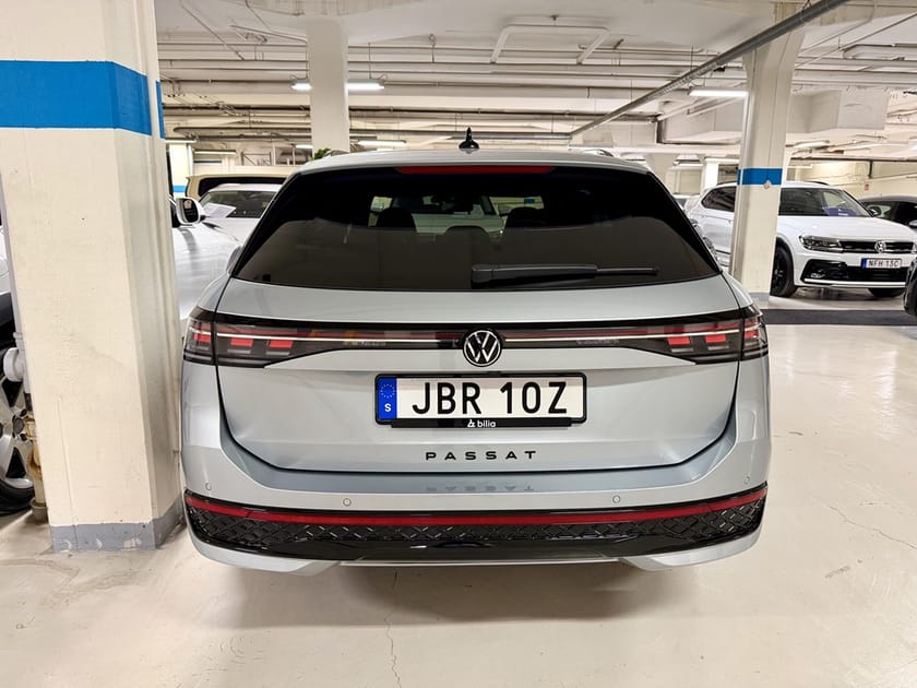 Bild 5 av Volkswagen Passat Variant eHybrid R-Line (272hk) Navi Drag Pano