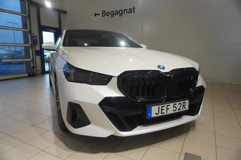 Bild 2 av BMW i5 xDrive40 Sedan M Sport Pro Pano Drag DA Pro