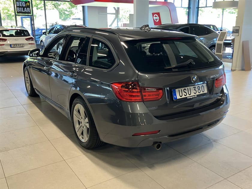 Bild 3 av BMW 320d Touring Drag PDC HiFi Sportline Rattvärme