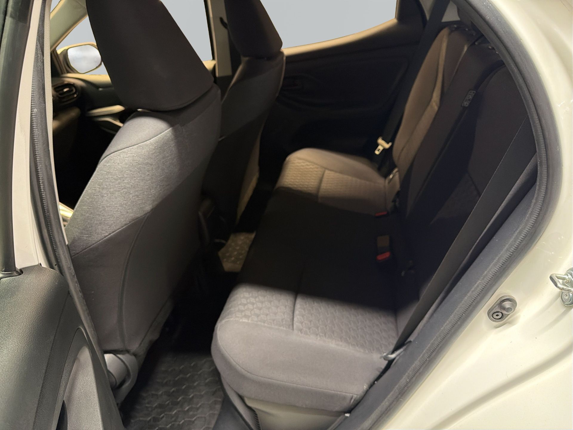 Toyota Yaris Hybrid 2023, bild 7/13