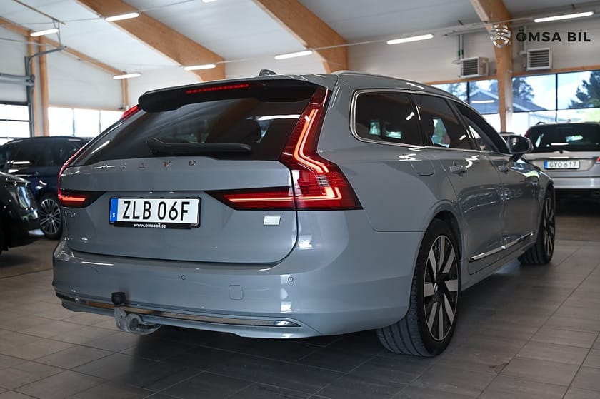 Bild 4 av Volvo V90 Recharge T6 AWD Plus Bright Drag 350hk