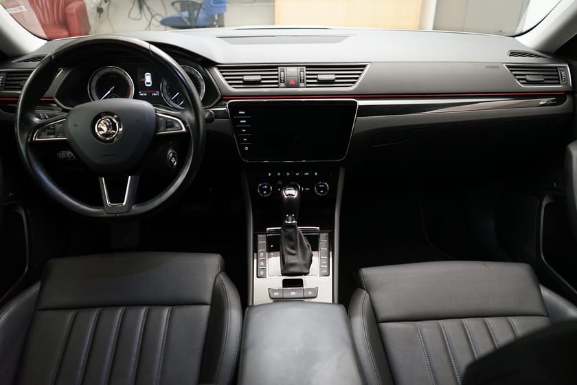 Bild 5 av Škoda Superb Kombi Laurin & Klement