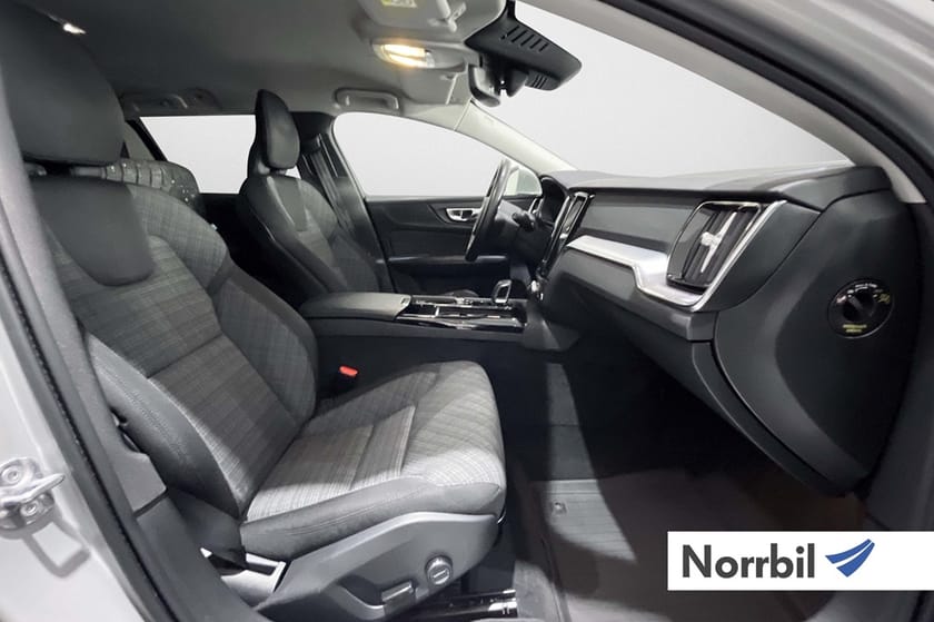 Bild 5 av Volvo V60 T6 AWD 399hk Core Edition Drag Bkamera Elbaklucka