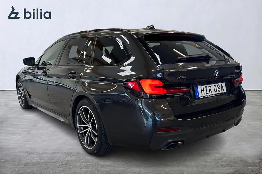Bild 2 av BMW 520d xDrive Touring M Sport HiFi Backkamera Värmare Dragkrok