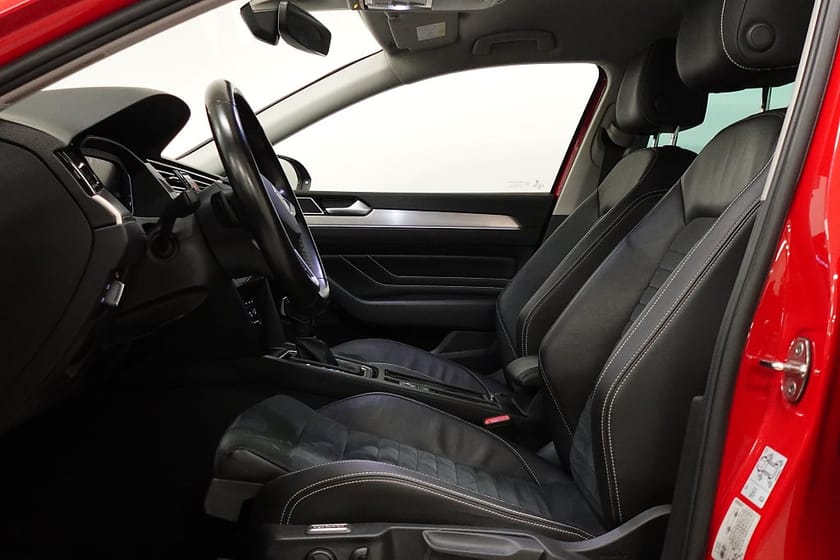 Bild 4 av Volkswagen Passat Sportscombi R-line 2.0 TDI  GT Adap-F Drag IQ-Light D-värme MOMS
