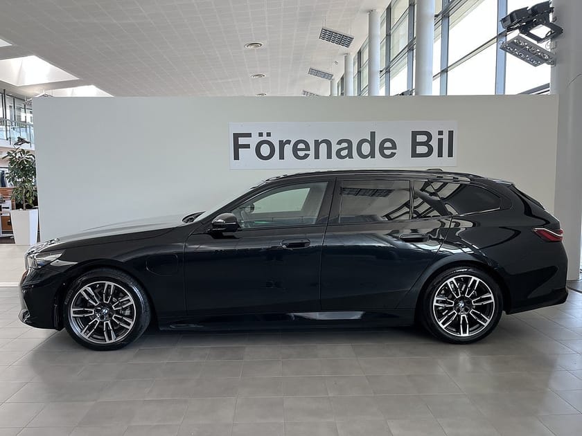 Bild 3 av BMW 530e xDrive Touring M Sport H/K Drag Rattvärme Adpt Farth