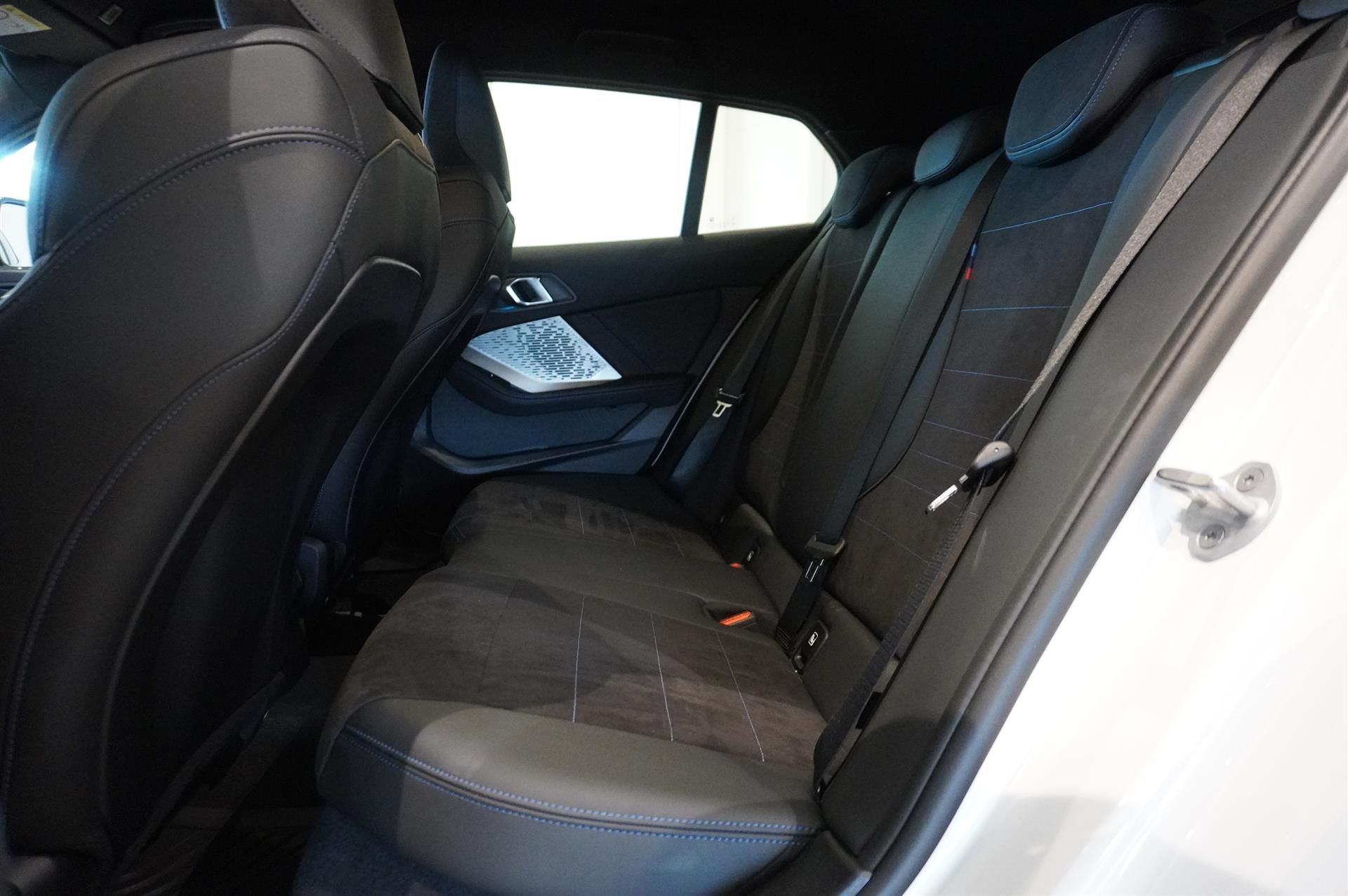 BMW 120 M-Sport 2026, bild 6/10