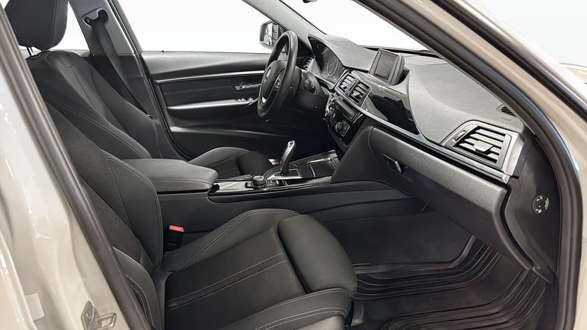 Bild 3 av BMW 318d Touring Automat Sport Line
