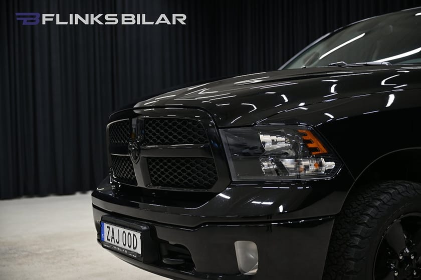 Bild 3 av RAM 1500 Crew Cab 5.7 V8 HEMI 4x4 395HK Classic|Drag|EnÄgare|Lågmil|Moms