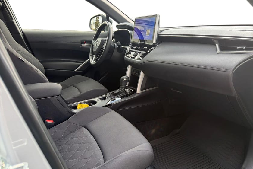 Bild 5 av Toyota Corolla Cross Hybrid 1,8 Active Plus Döda Vinkelvarnare MOMS