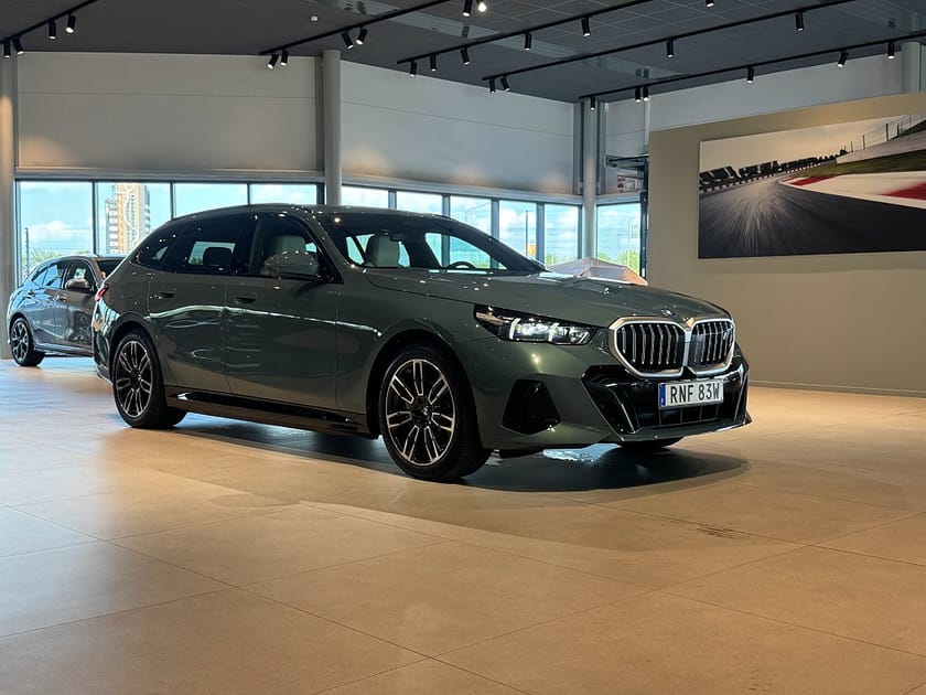 Bild 3 av BMW i5 xDrive40 Touring M Sport D/A Plus Drag H/K Rattvärme