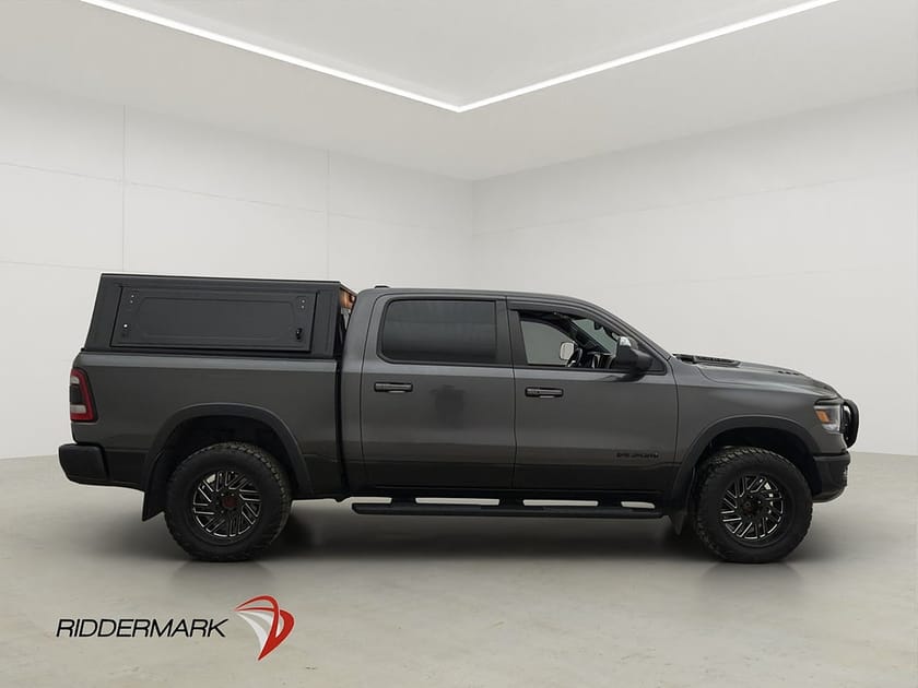 Bild 2 av RAM 1500 Crew Cab Dodge Rebel Night 5.7 4x4 Drag Luft Pano H/K Moms
