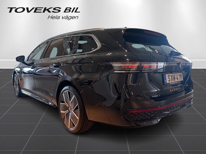Bild 3 av Volkswagen Passat Variant eHybrid 272 DSG6 R-LINE