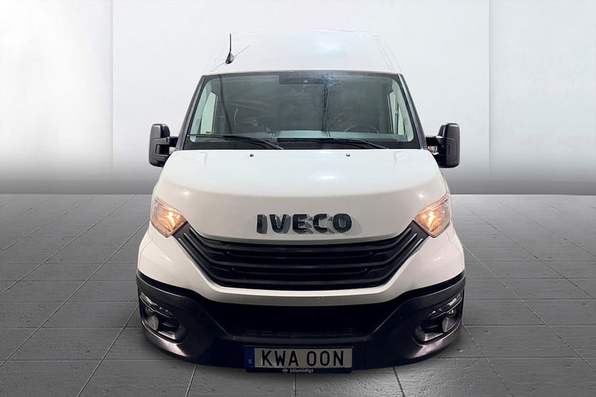 Bild 3 av Iveco Daily 35-140 Van 2.3 Hi-Matic L3H2 Aut 3-sits Värmare 136hk