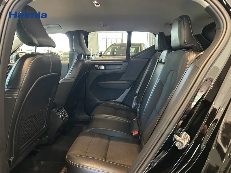 Bild 6 av 13 – Volvo XC40 D4 AWD Momentum Advanced Edition