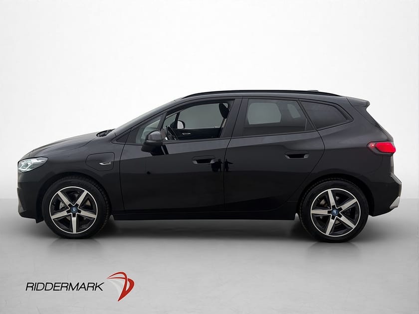 Bild 2 av BMW 225e xDrive Active Tourer 245hk MOMS Kamera Drag Rattvärme CarPlay