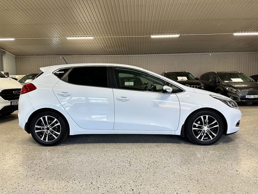 Bild 5 av Kia cee'd 1.6 CRDi EX Comfort Euro 5 Välservad