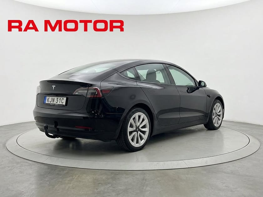Bild 3 av Tesla Model 3 Long Range AWD 440hk | Panorama | Dragkrok |