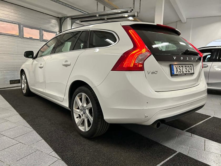 Bild 4 av Volvo V60 D2 Momentum 115 hk Euro 5 Välservad