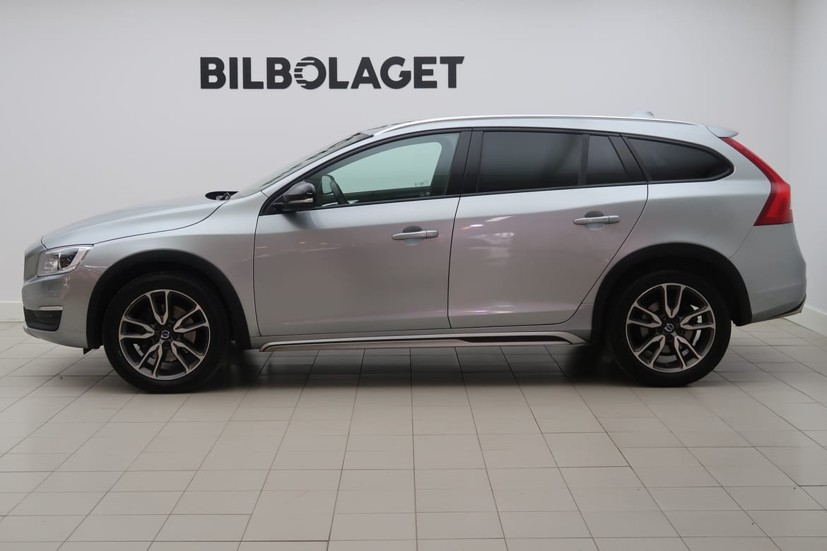 Volvo V60 2018 - miniatyr 2
