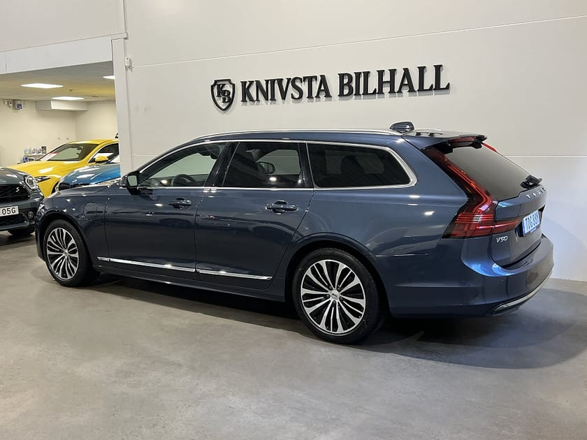 Bild 2 av Volvo V90 Recharge T6 AWD Core Edition Moms BLIS 350hk