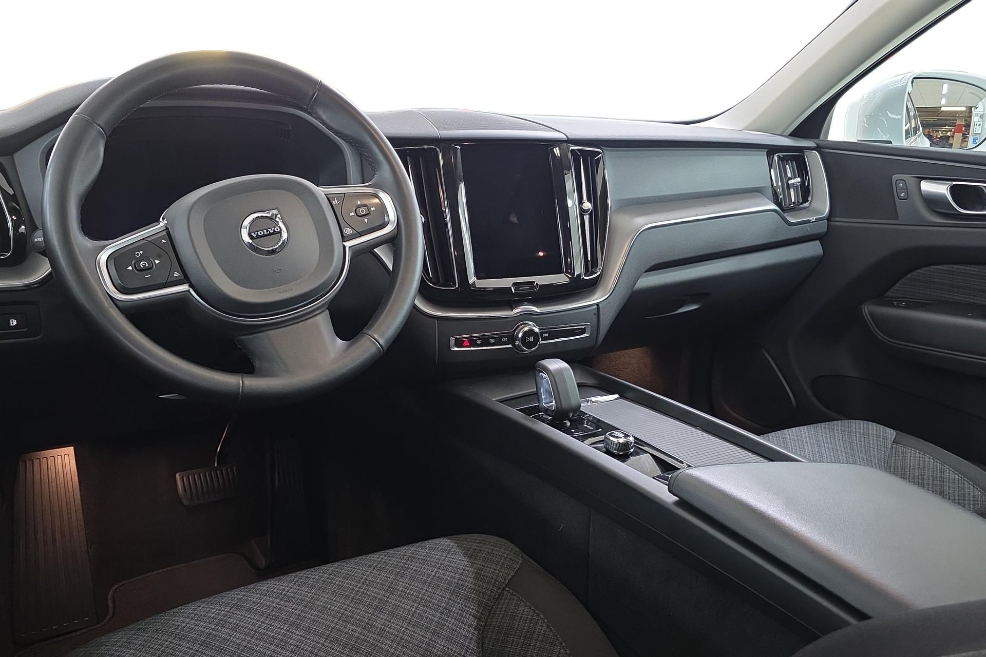 Volvo XC60 Recharge T6 Core Edition 2024, bild 3/10