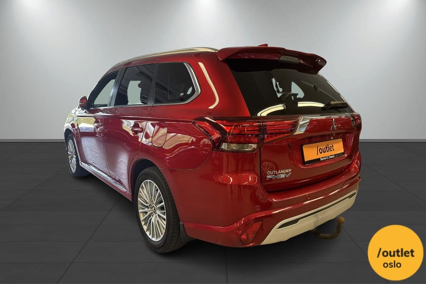 Bilde 3 av Mitsubishi Outlander PHEV Instyle+ 2,4 224hk / 360 kamera / Parkvarmer / H.feste