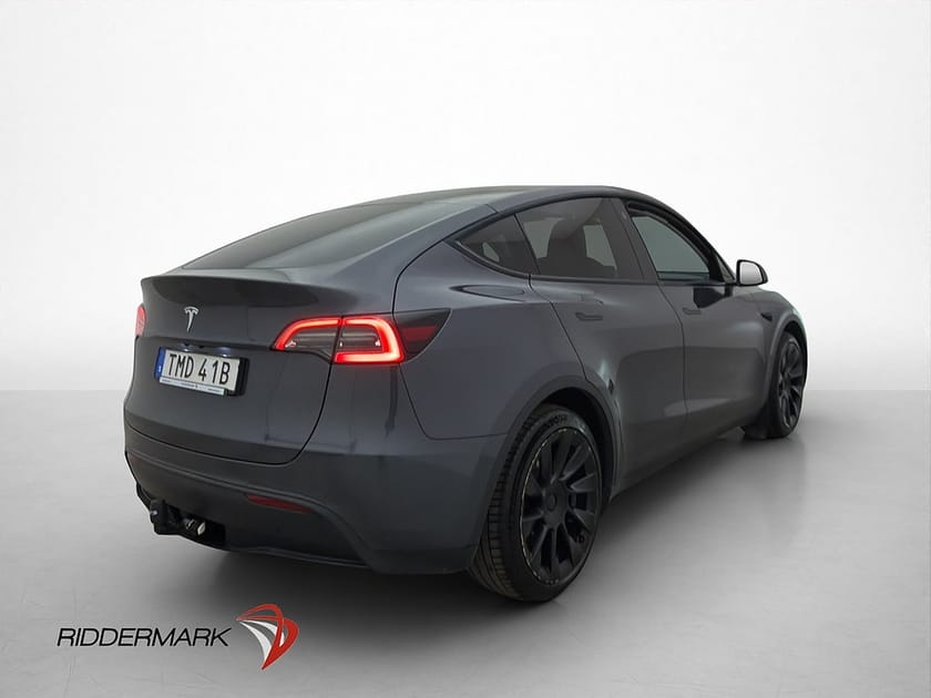 Bild 5 av Tesla Model Y Standard Range RWD En-Brukare Drag Autopilot