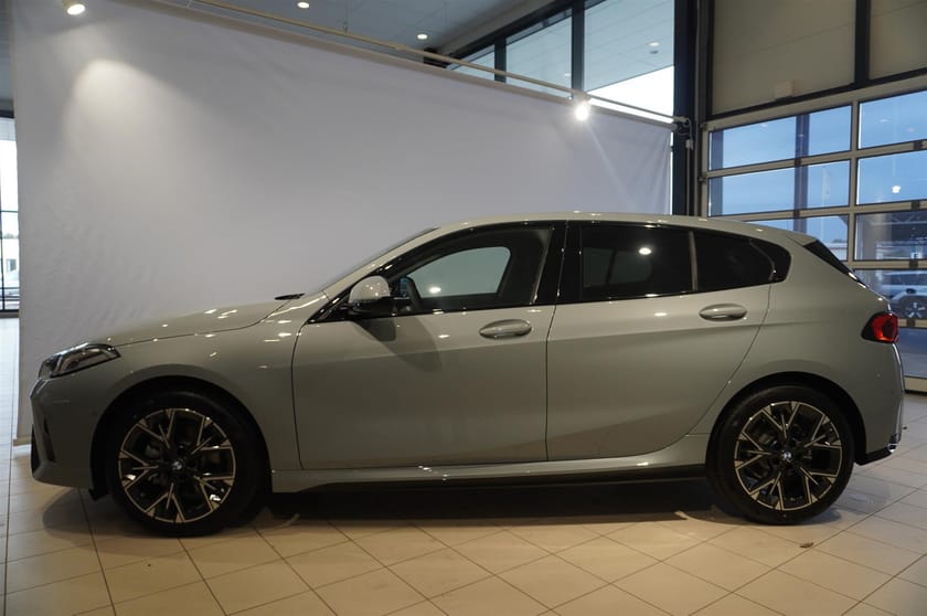 Bild 3 av BMW 120 M Sport Design Navi Automat Tonade Rutor
