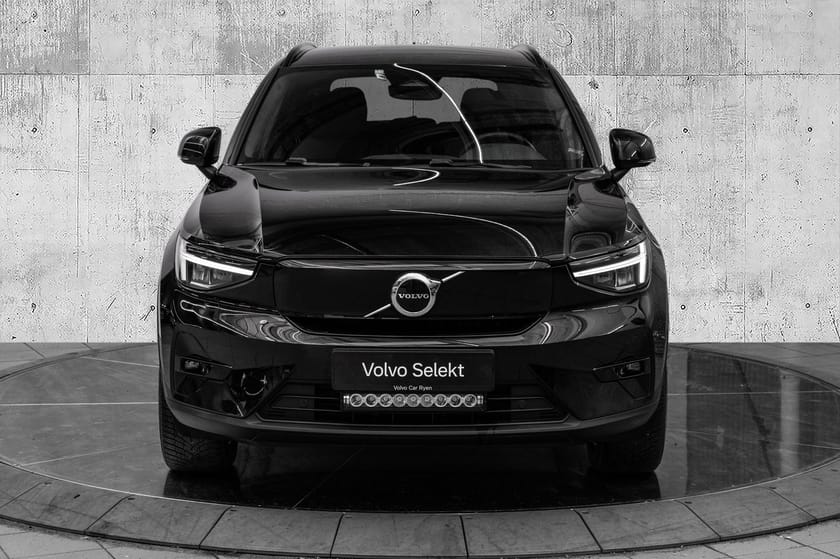 Bilde 3 av Volvo XC40 Recharge Twin motor El. Plus 408Hk. Hengerfeste og LED-Bar