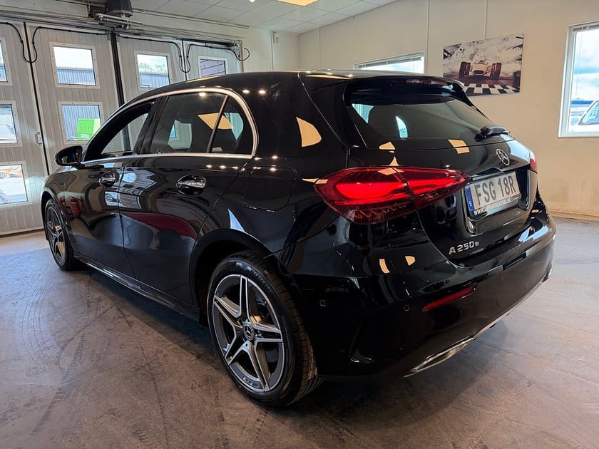 Bild 3 av Mercedes-Benz A 250 e AMG Advanced Plus Ambient Gps Värmare Facelift