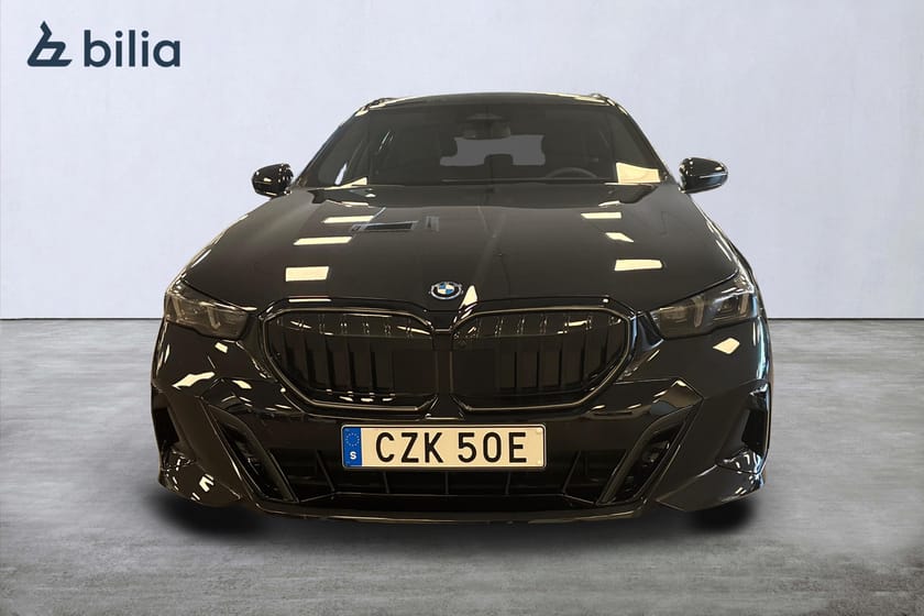 Bild 5 av BMW 530e xDrive Touring M Sport Pro / Pano / B&W / Drag / Adaptiv / 360