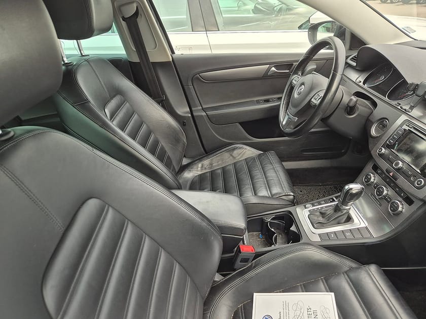 Bild 4 av Volkswagen Passat Variant COMBI 4MOTION 2.0D 4x4 170HK R-Line