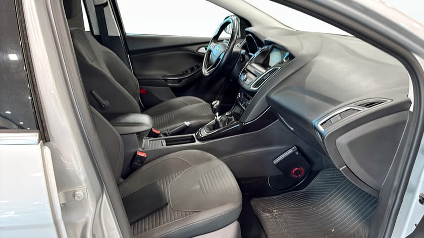 Bild 3 av Ford Focus Kombi TITANIUM | NYSERVAD | AVTAGBAR DRAGKROK