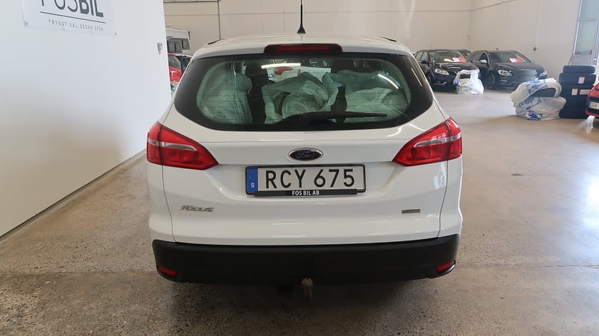Bild 5 av Ford Focus Kombi *RÄNTEKAMPANJ 3.45%* 1.0 Titanium Nyservad Drag PDC