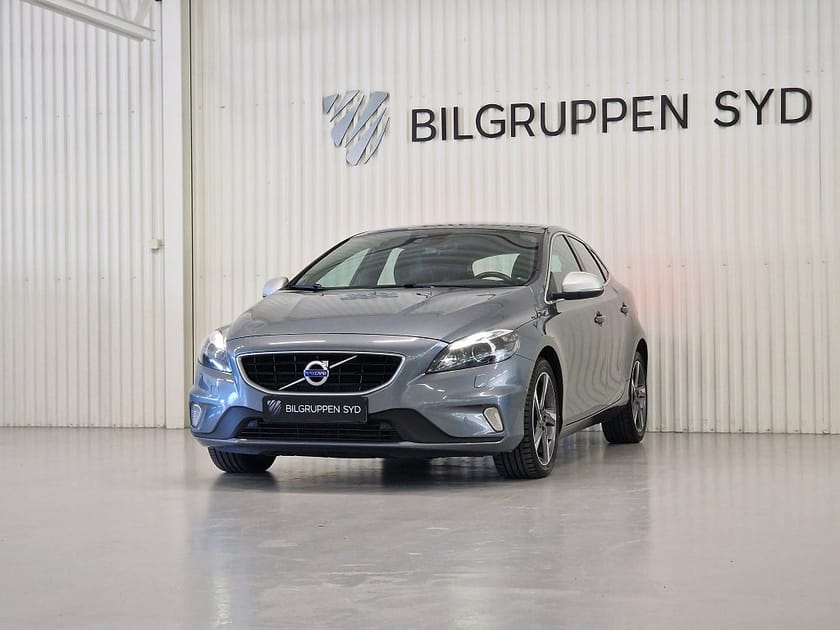 Bild 3 av Volvo V40 D4 R-Design|Panorama|Keyless|Dragkrok|Navi