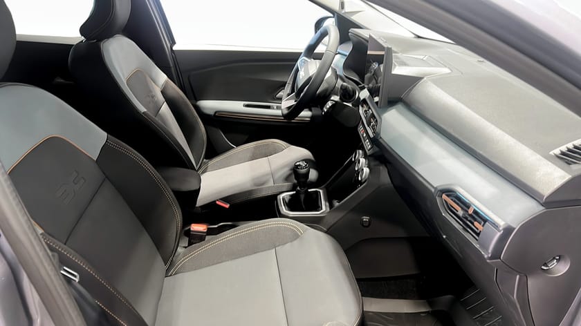 Bild 3 av Dacia Jogger 7-sätes Extreme TCE 110hk 7-SITS PL fr 2790kr/mån