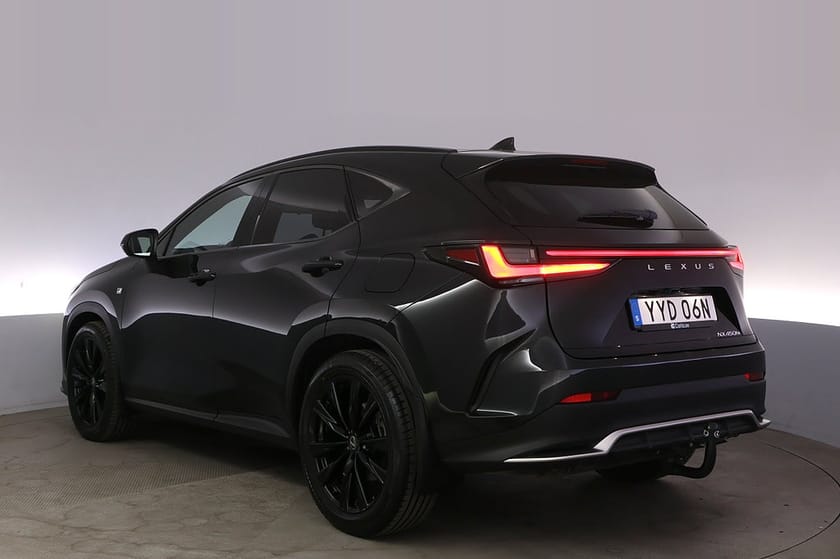 Bild 4 av Lexus NX 450h+ E-CVT F Sport Drag Elstol HUD 360 Navi V-däck