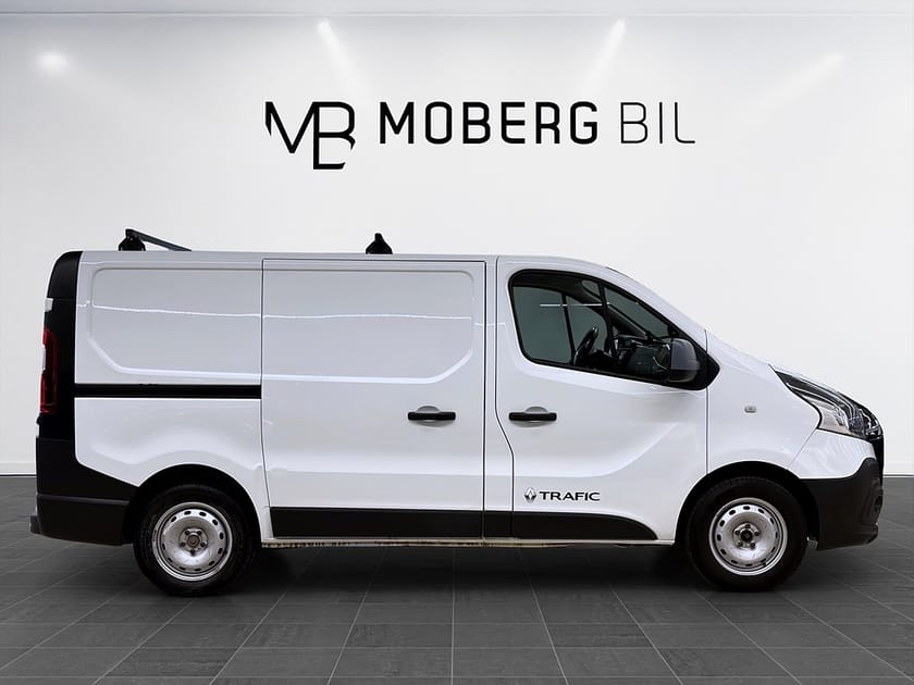 Bild 3 av Renault Trafic Skåpbil 120hk Helg på Moberg! L2 Drag Värmare PDC