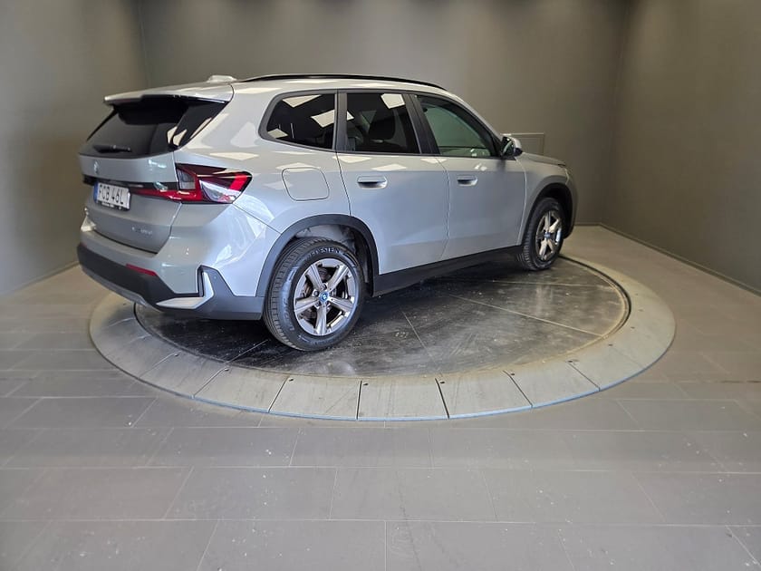 Bild 5 av BMW X1 xDrive25e Dragkrok Elstol förare HK Ljud Backkamera