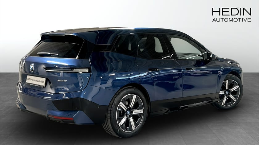 Bild 2 av BMW iX xDrive40 xDrive 40 Innovation Panorama SkyLounge ElektriskDragkrok