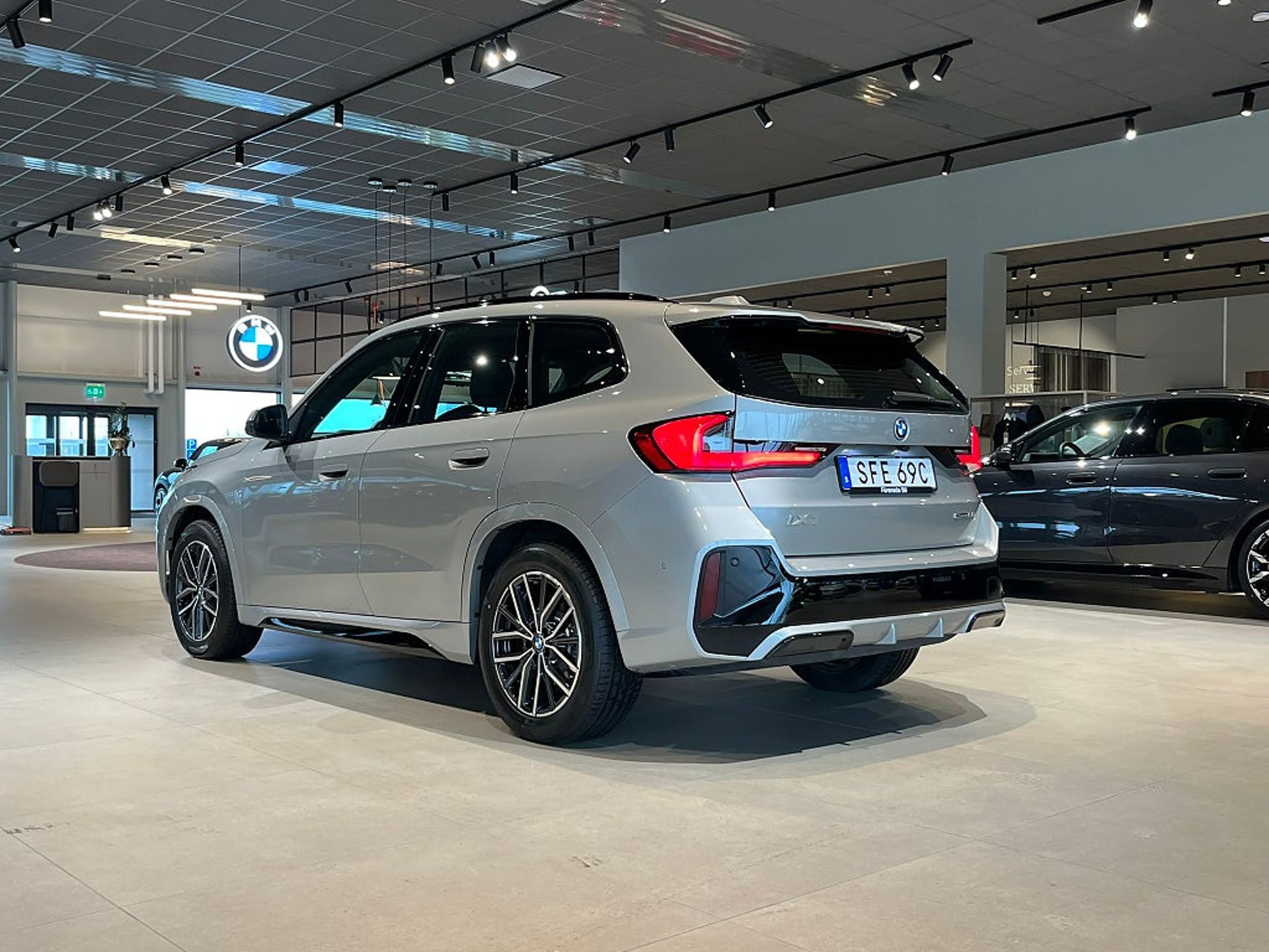BMW iX1 eDrive20 M Sport 2026, photo 6/10