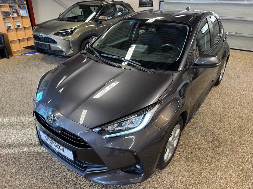Bilde 2 av Toyota Yaris Hybrid 115