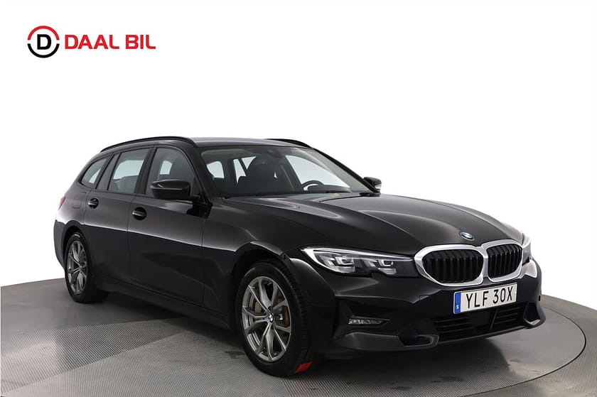 Bild 3 av BMW 330e xDrive Touring 292HK SPORT LINE DRAG B-KAM NAVI NFC