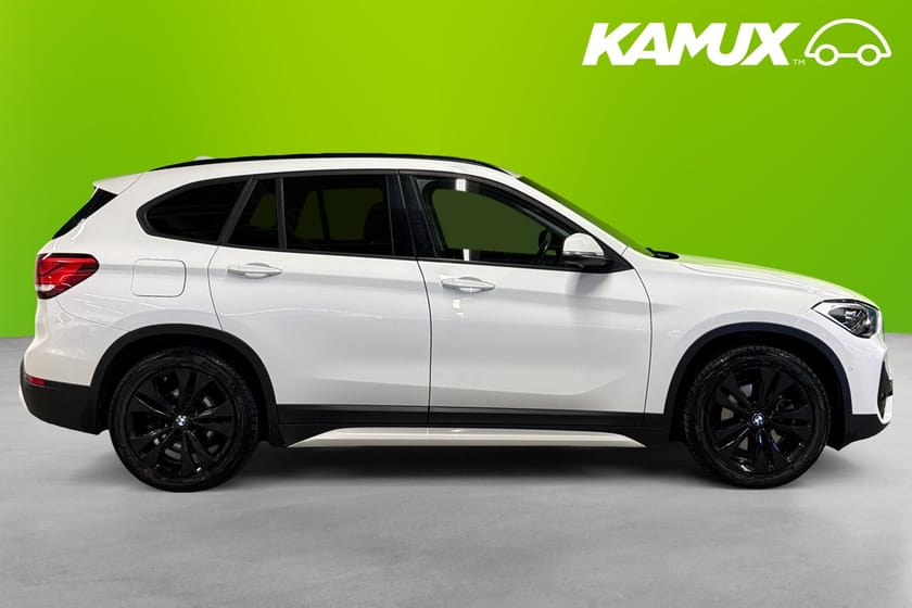 Bild 2 av BMW X1 xDrive25e Sport line Navi HuD B-Kamera HiFi Skinn Drag