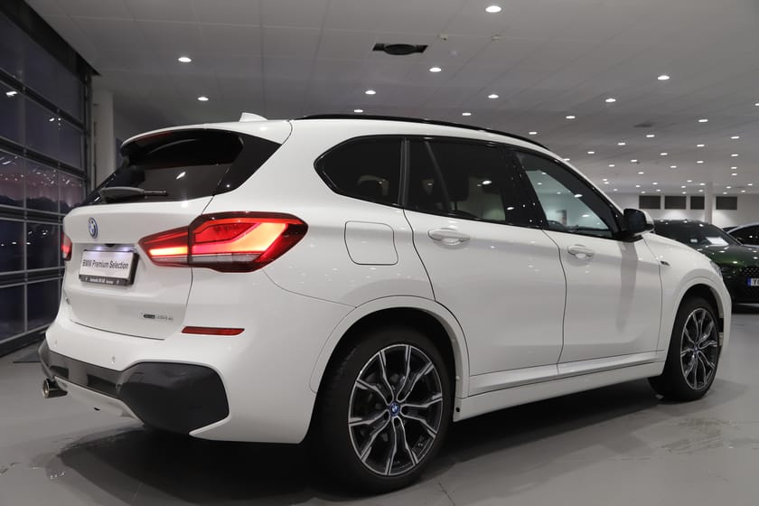 Bild 5 av BMW X1 xDrive25e M Sport / HUD / Drag / Adaptiva LED