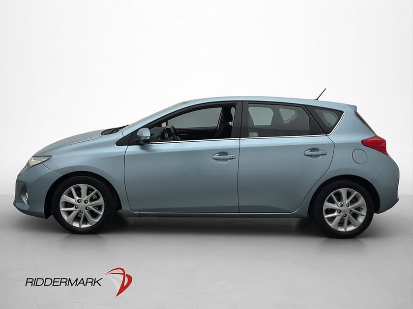 Bild 4 av Toyota Auris 2.0 D-4D 124hk Active  Navi Kamera Bluetooth