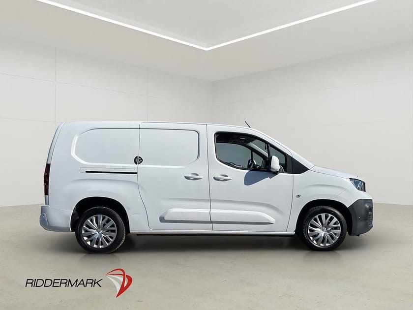 Bild 2 av Peugeot Partner L2 Utökad Last 130hk Ny-Kamrem Värm Drag Kamera CARPLAY