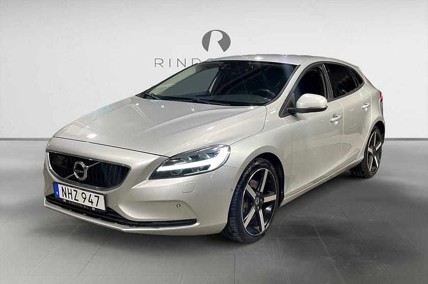 Bild 1 av Volvo V40 D3 150 HK BUSINESS ADVANCED DRAG D-VÄRM KAMREM BYTT 18"
